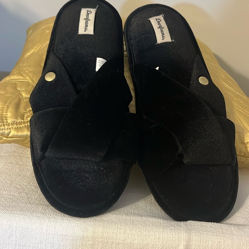 Black velvet dearfoams slippers like new! XL